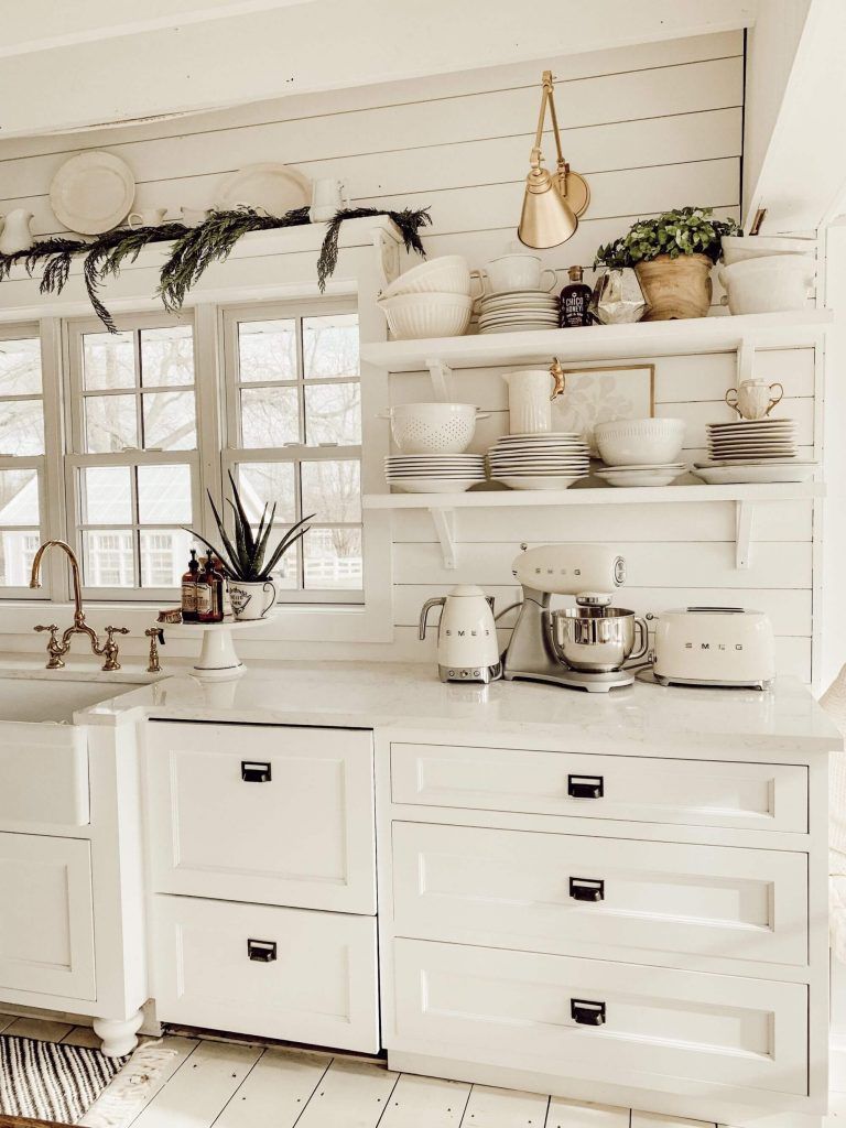 25 Bewildering Farmhouse Kitchen Designs (Traditional Beauties!)