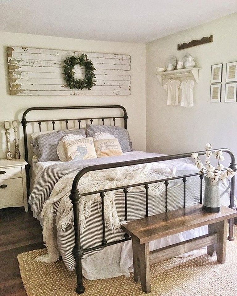 25 Inviting And Cozy Farmhouse Bedroom (The Visual Treats) - A8