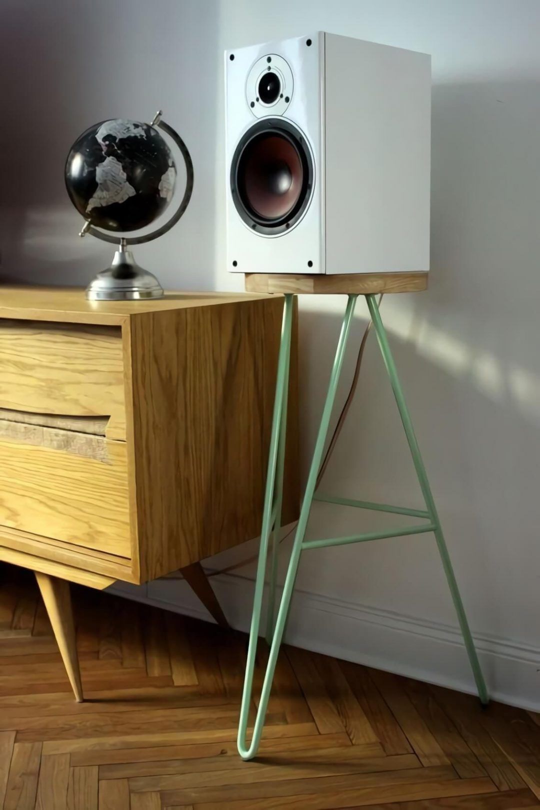 11 DIY Speaker Stand Ideas For A Perfect Sound Experience