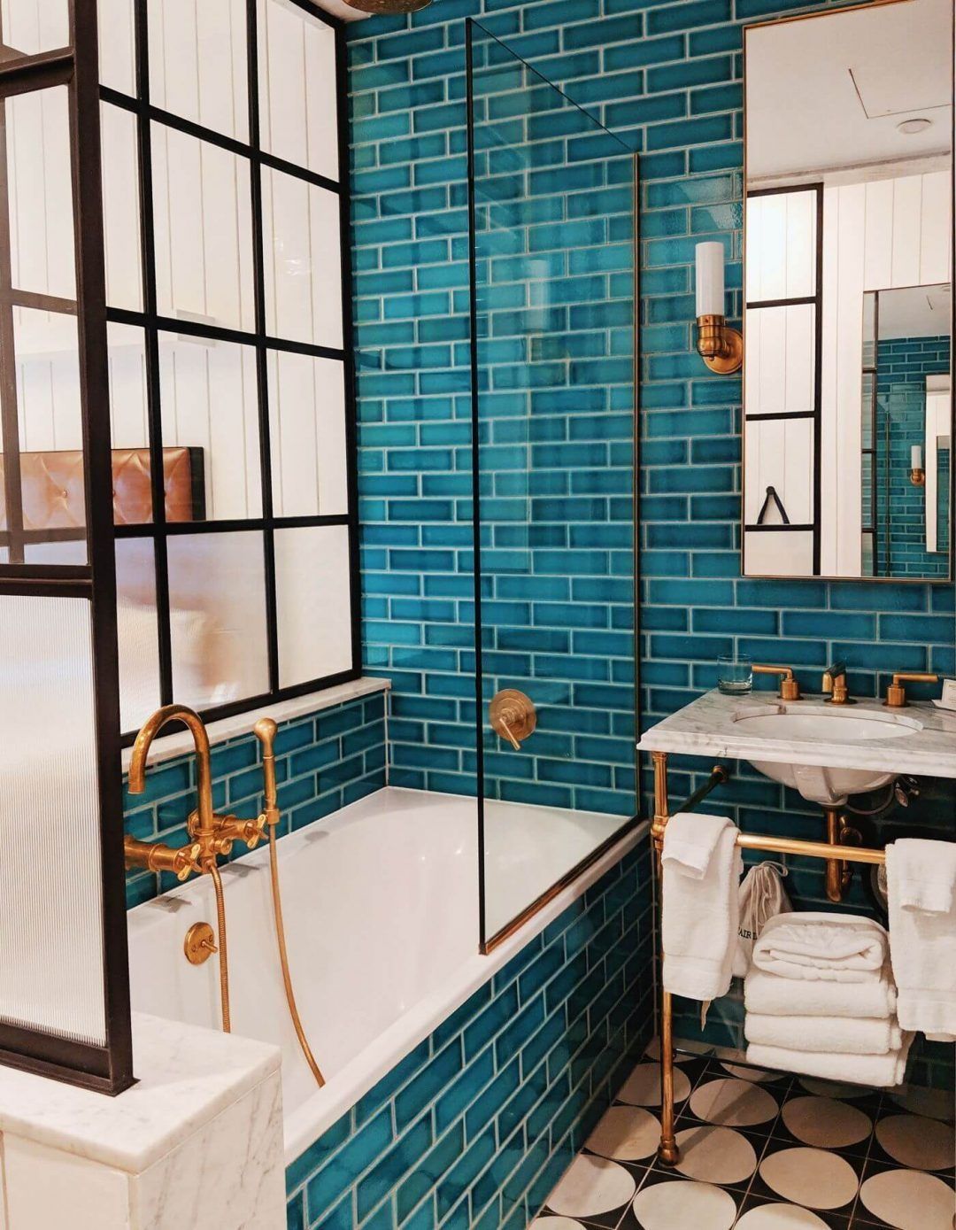 25 Eccentric Designs for Mid Century Modern Bathroom